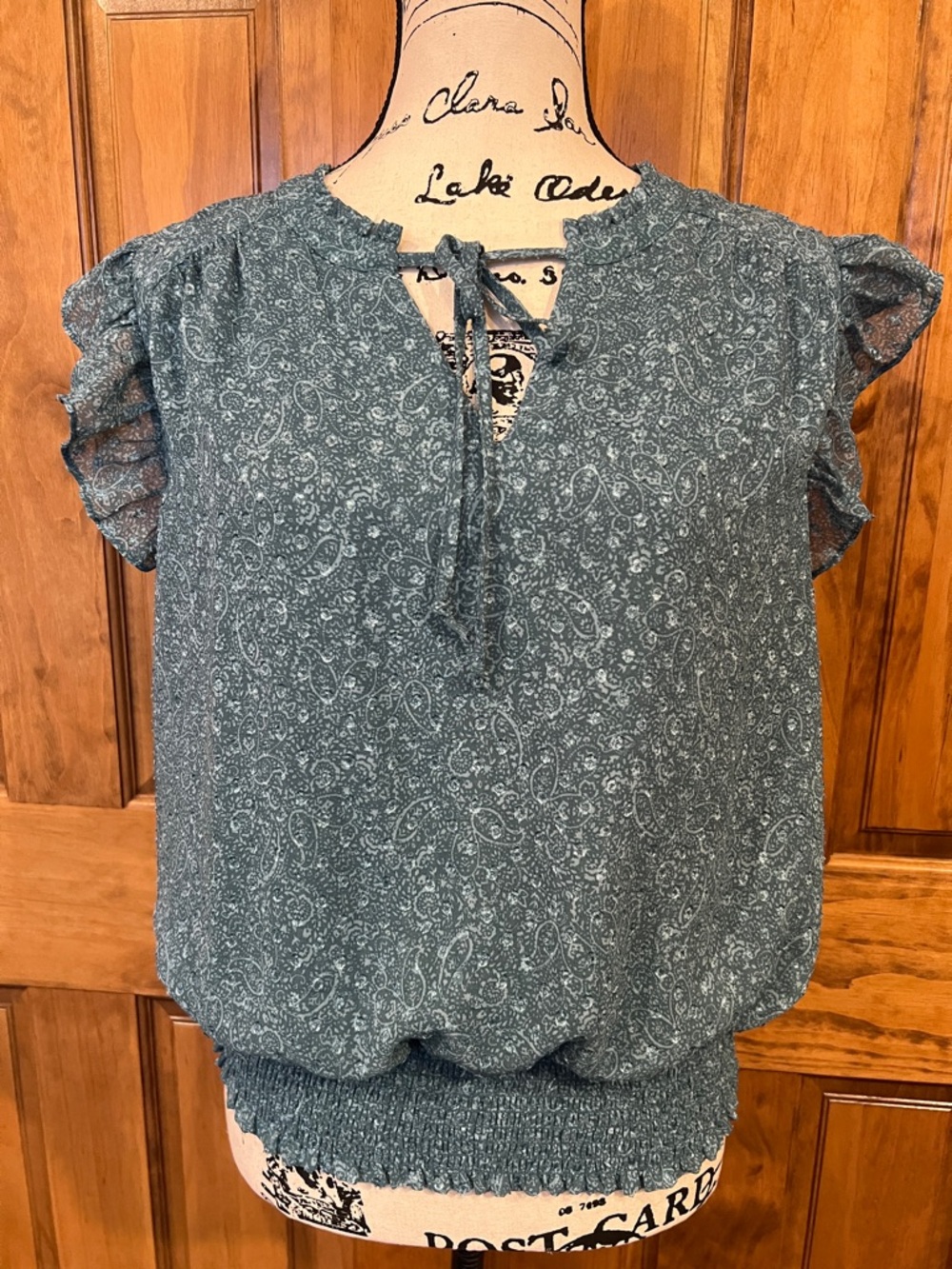 Paisley Tie-Neck Short Sleeve Blouse in Sage Green